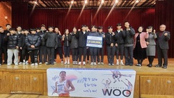 높이뛰기 세계선수권 은메달리스트 우상혁, 모교 후배들에게 재능기부
