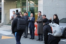 대전시교육청 설동호 교육감, 수능 시험장 찾아 수험생 응원