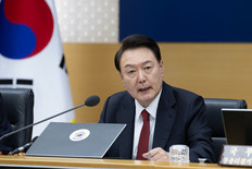 출구 없는 '의대 증원' 충돌…尹 대통령, 의료계에 철퇴 때릴까