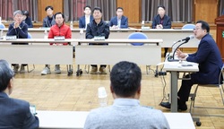 이장우 대전시장, 전통시장 활성화 위해... 28개 상인회와 ‘맞손’