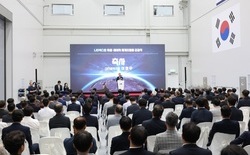 LIG넥스원, 미래 전장 대응... 위성·레이저 체계 조립동 대전에 준공