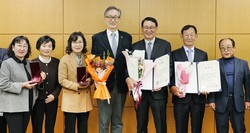 대전시 고(故) 강준석 하사 유가족에 무공훈장 전수