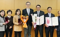 대전시 고(故) 강준석 하사 유가족에 무공훈장 전수