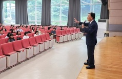 대전교육연수원, ‘2025 지방공무원 신규임용(예정)자 대상’ 교육감 특강 실시