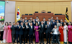 베트남 빈롱성 대표단, 대전시의회 방문